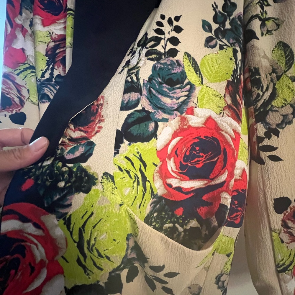 NEW VILA Floral Jacket with Black Trim - Picture 2 of 8